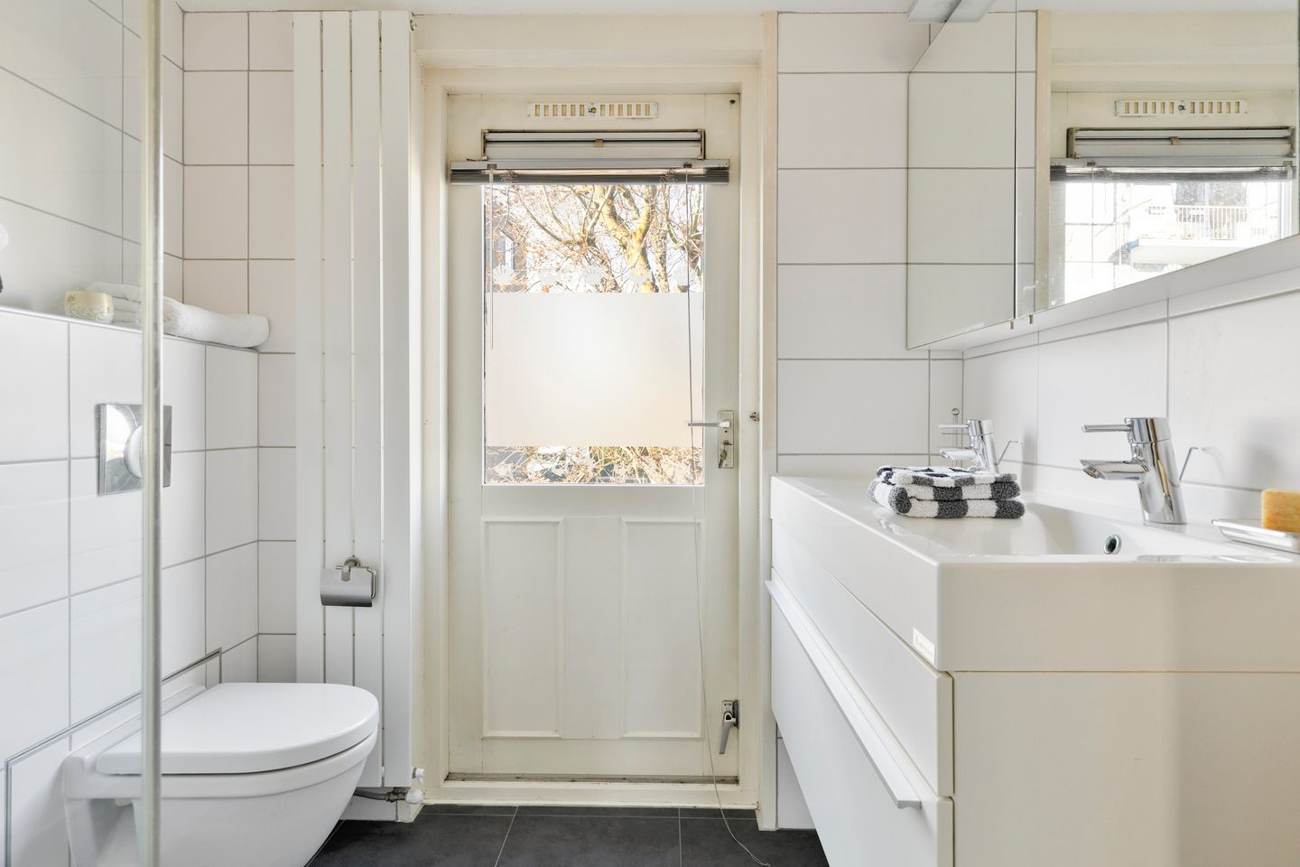 Photo 25 of Willemstraat 4