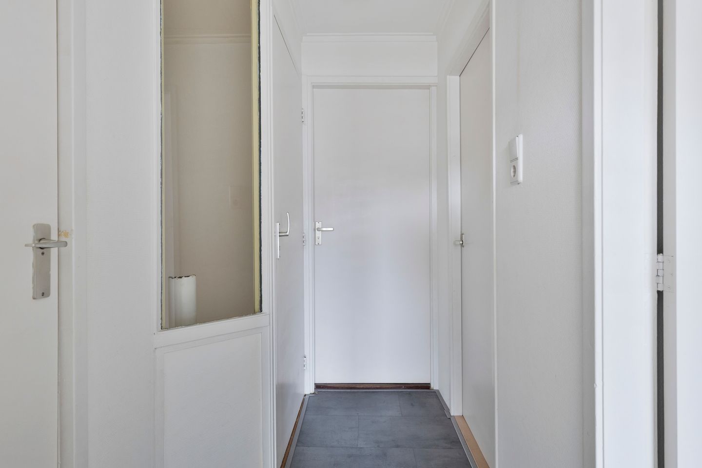 Photo 19 of Willemstraat 4