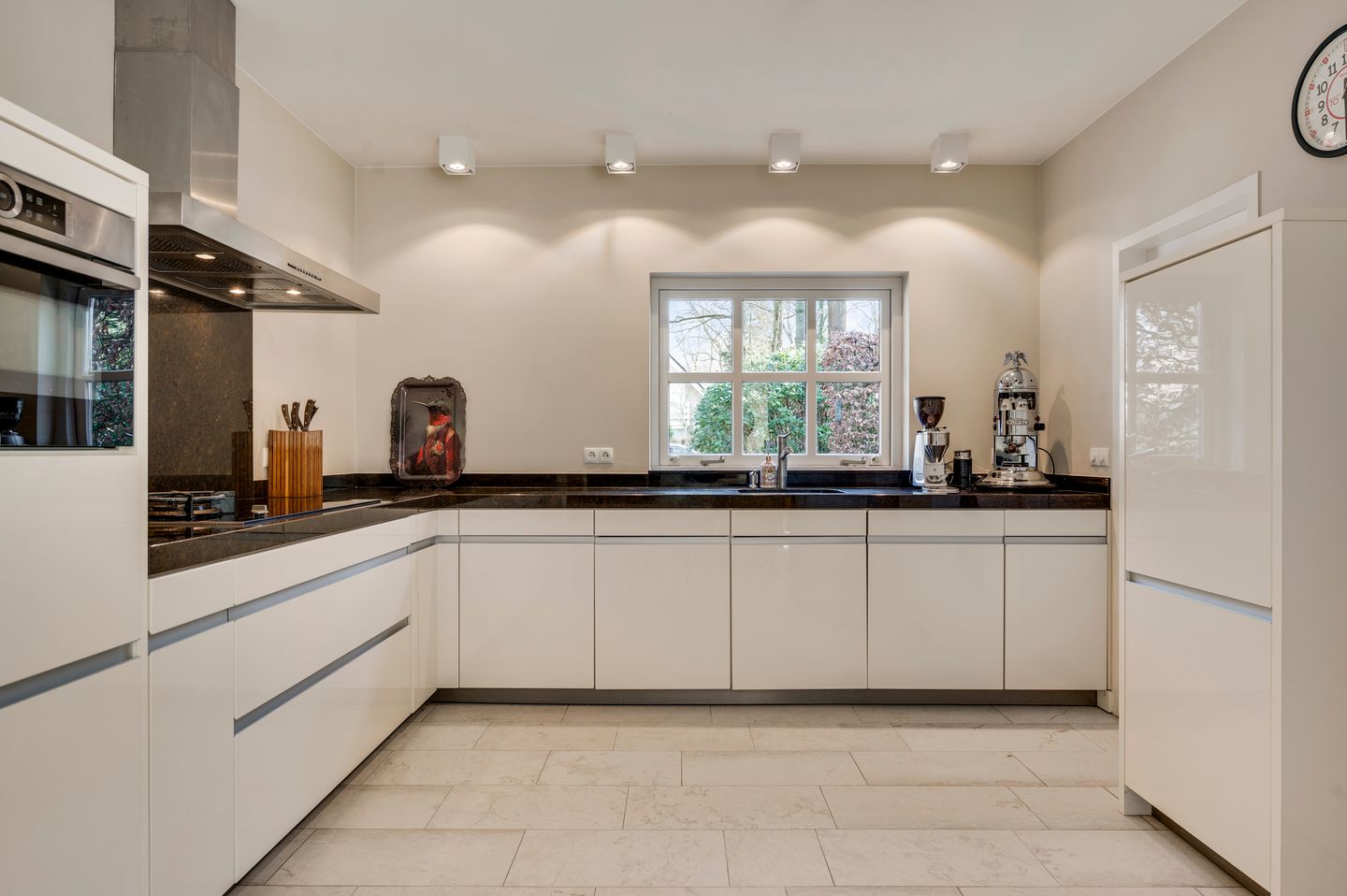 Photo 14 of Middelstebaan 3