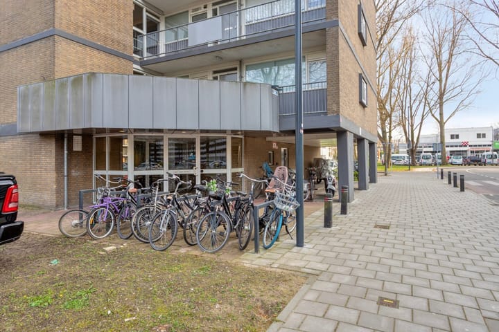 Photo 2 of Bart Verhallenplein 178