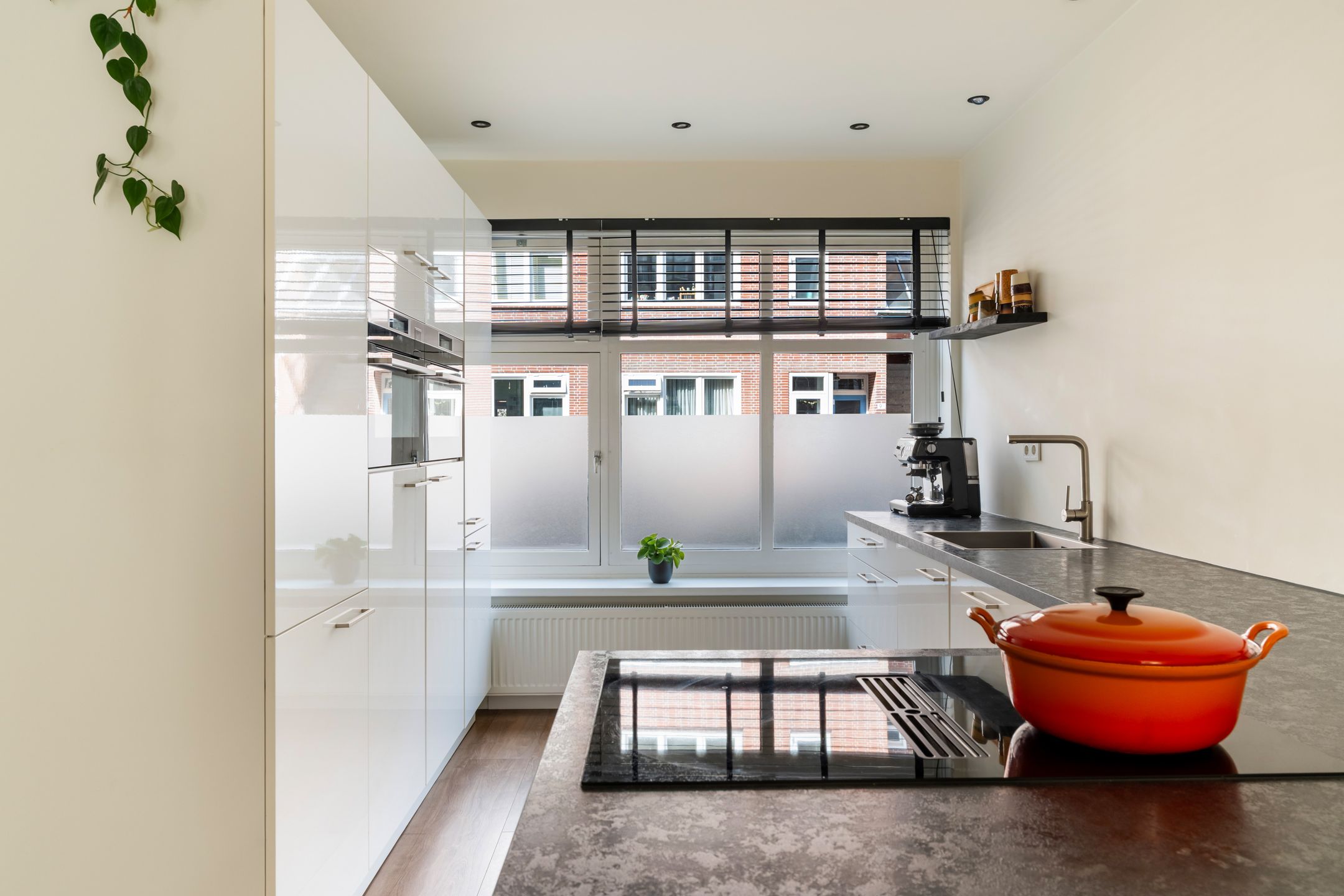 Modern Ground Floor Apartment with Sunny South-Facing Garden in Blijdorp — 15