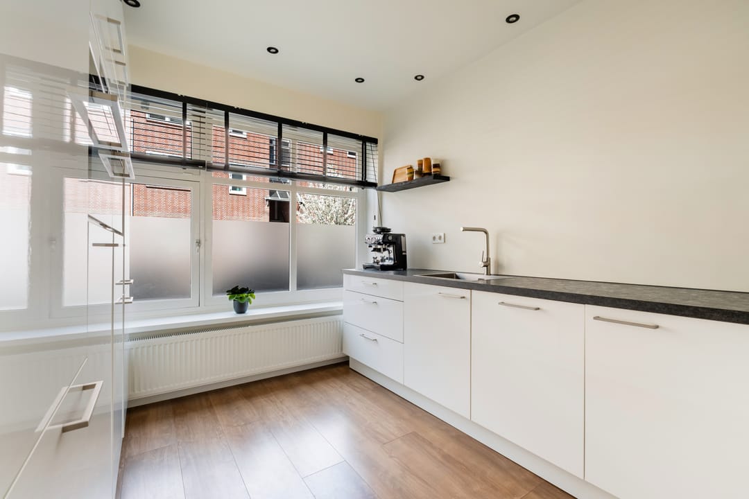 Modern Ground Floor Apartment with Sunny South-Facing Garden in Blijdorp — 17