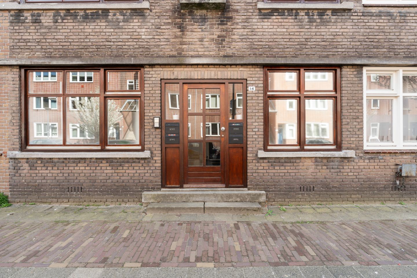 Modern Ground Floor Apartment with Sunny South-Facing Garden in Blijdorp — 44