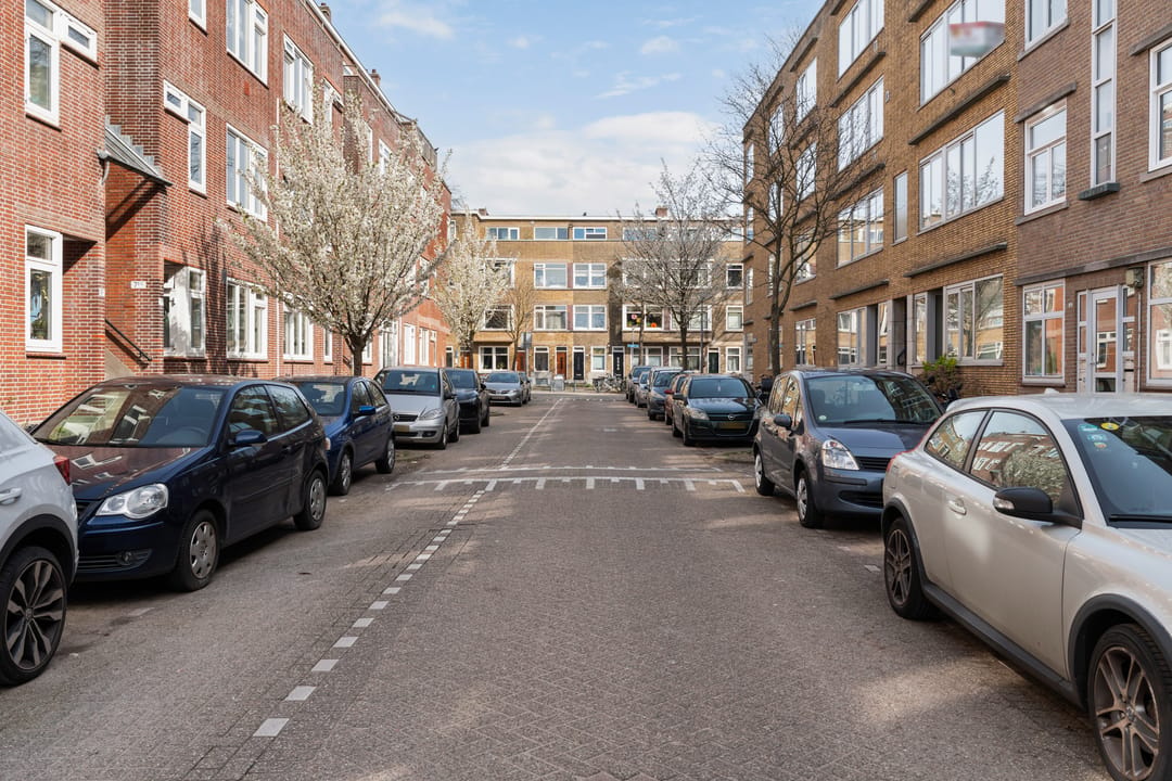 Modern Ground Floor Apartment with Sunny South-Facing Garden in Blijdorp — 43