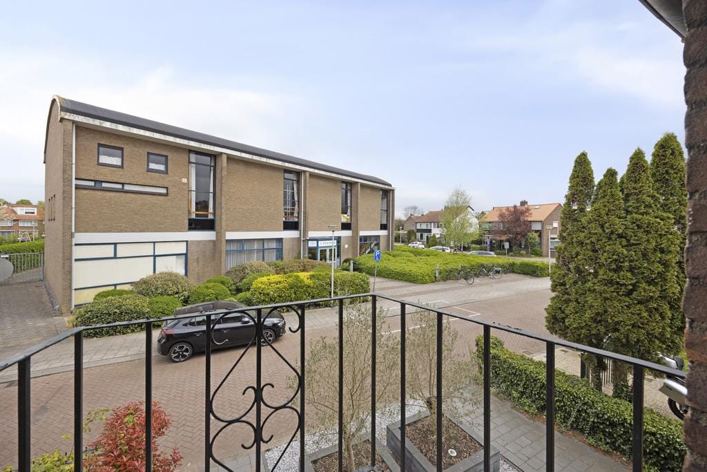 Photo 24 of Bernhardstraat 20