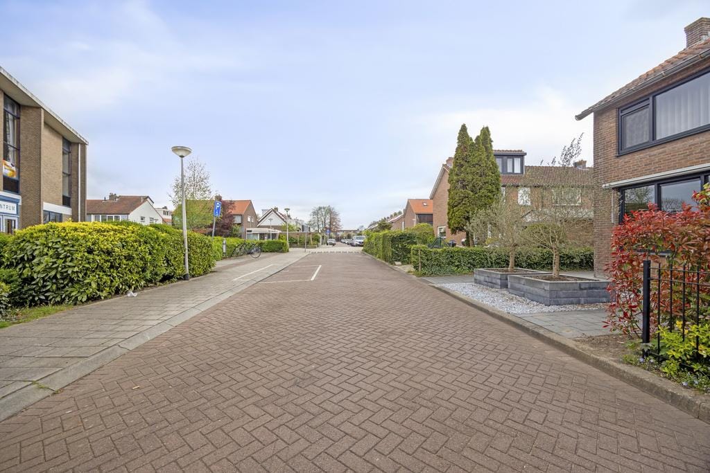 Photo 30 of Bernhardstraat 20