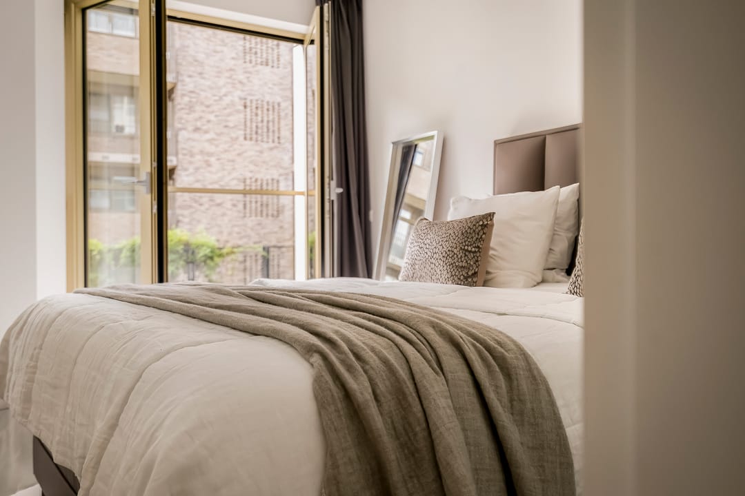 Modern 2-Bedroom Apartment with Sunny Terrace in Sportheldenbuurt — 16