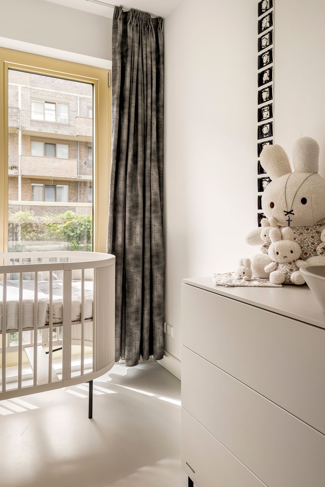Modern 2-Bedroom Apartment with Sunny Terrace in Sportheldenbuurt — 21