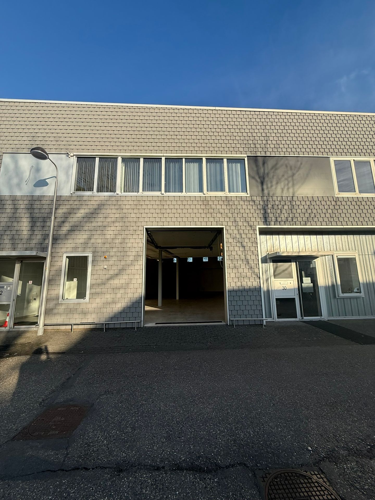 Bekijk foto 1 van Schweitzerlaan 32