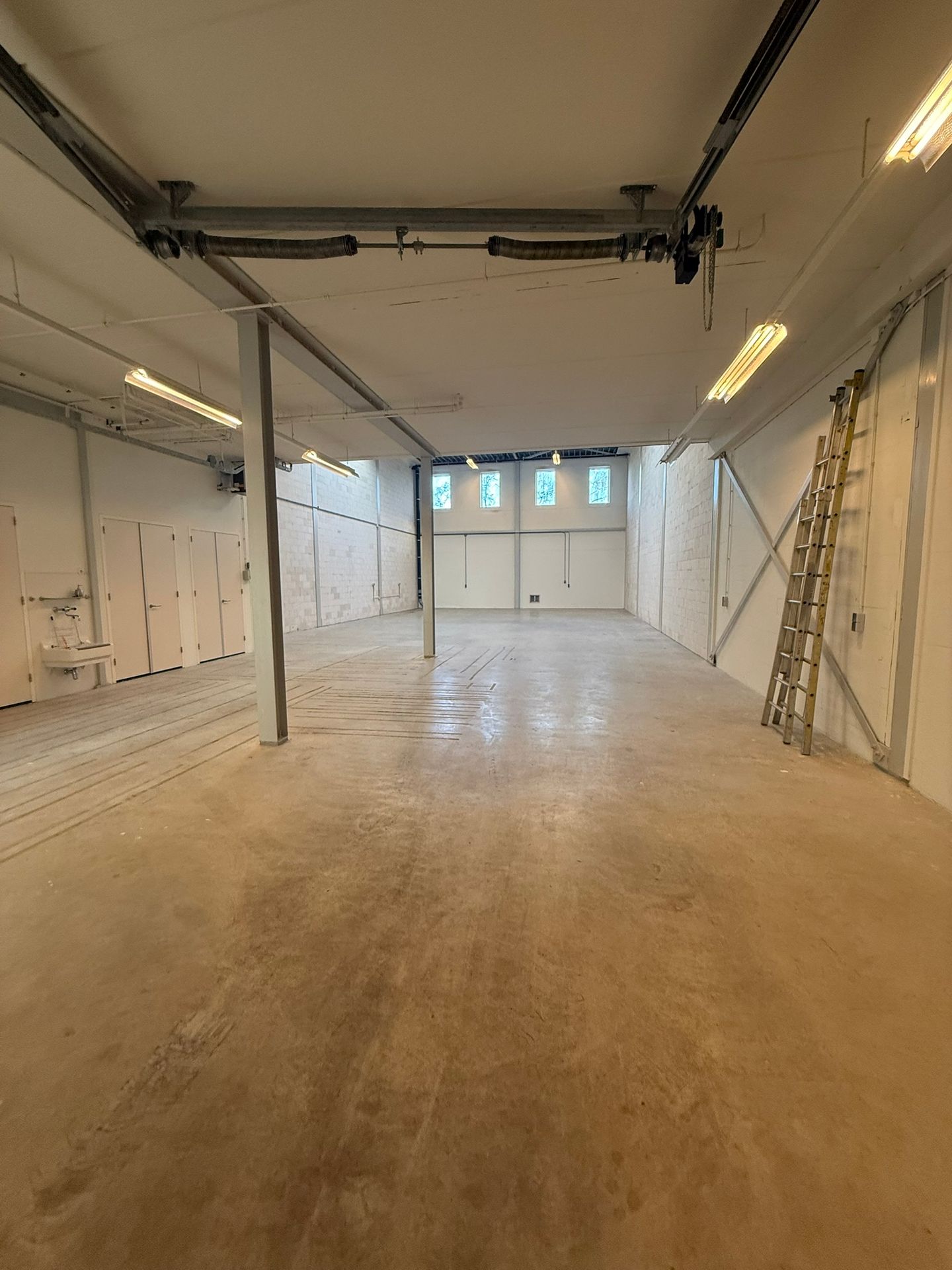 Bekijk foto 3 van Schweitzerlaan 32