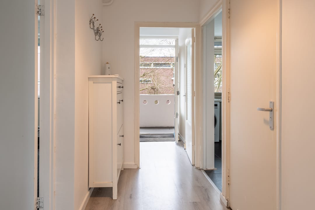 Light apartment with parking in central Rotterdam location — 17