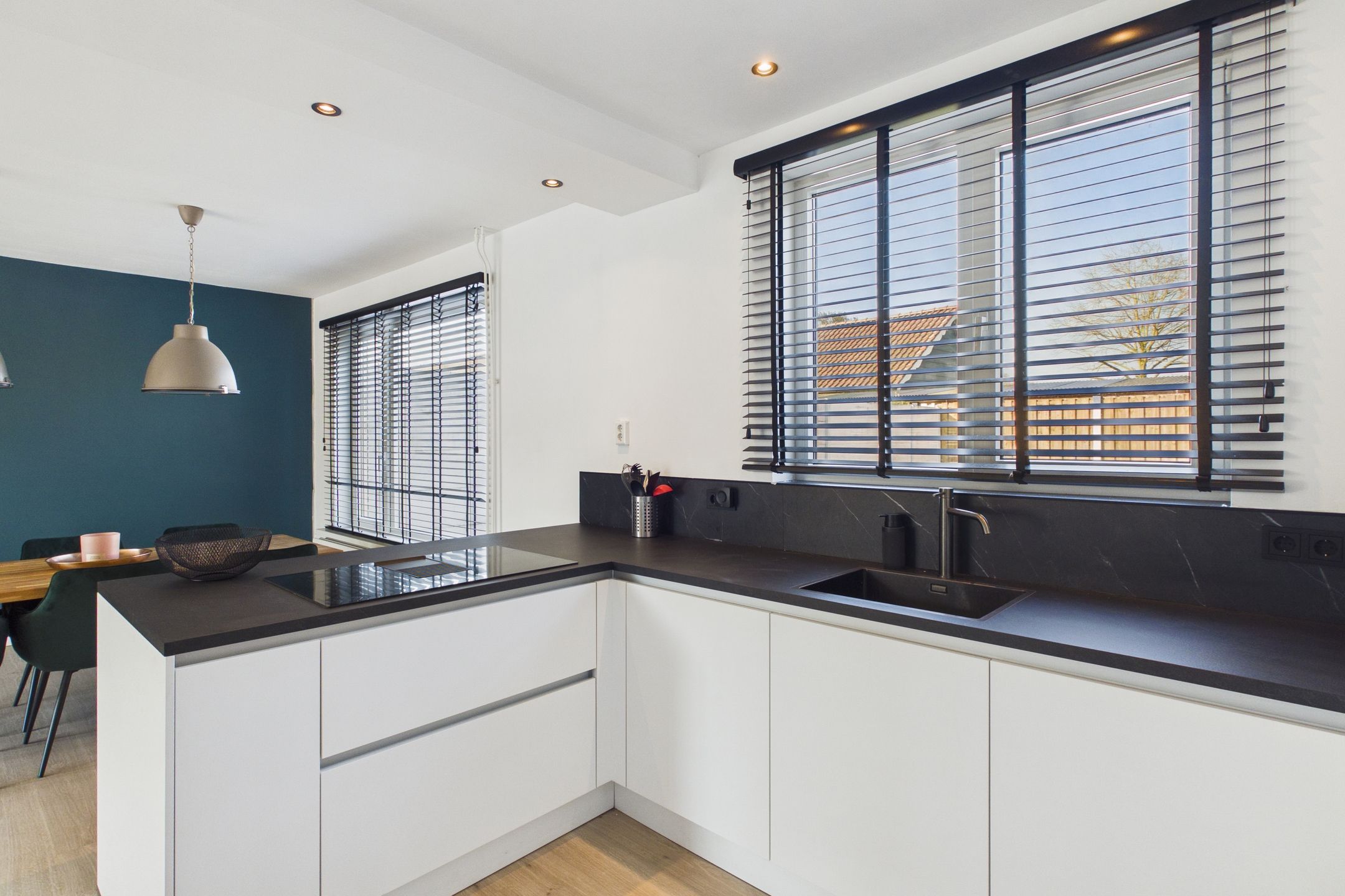 Foto 15 van 's-Gravenstraat 242