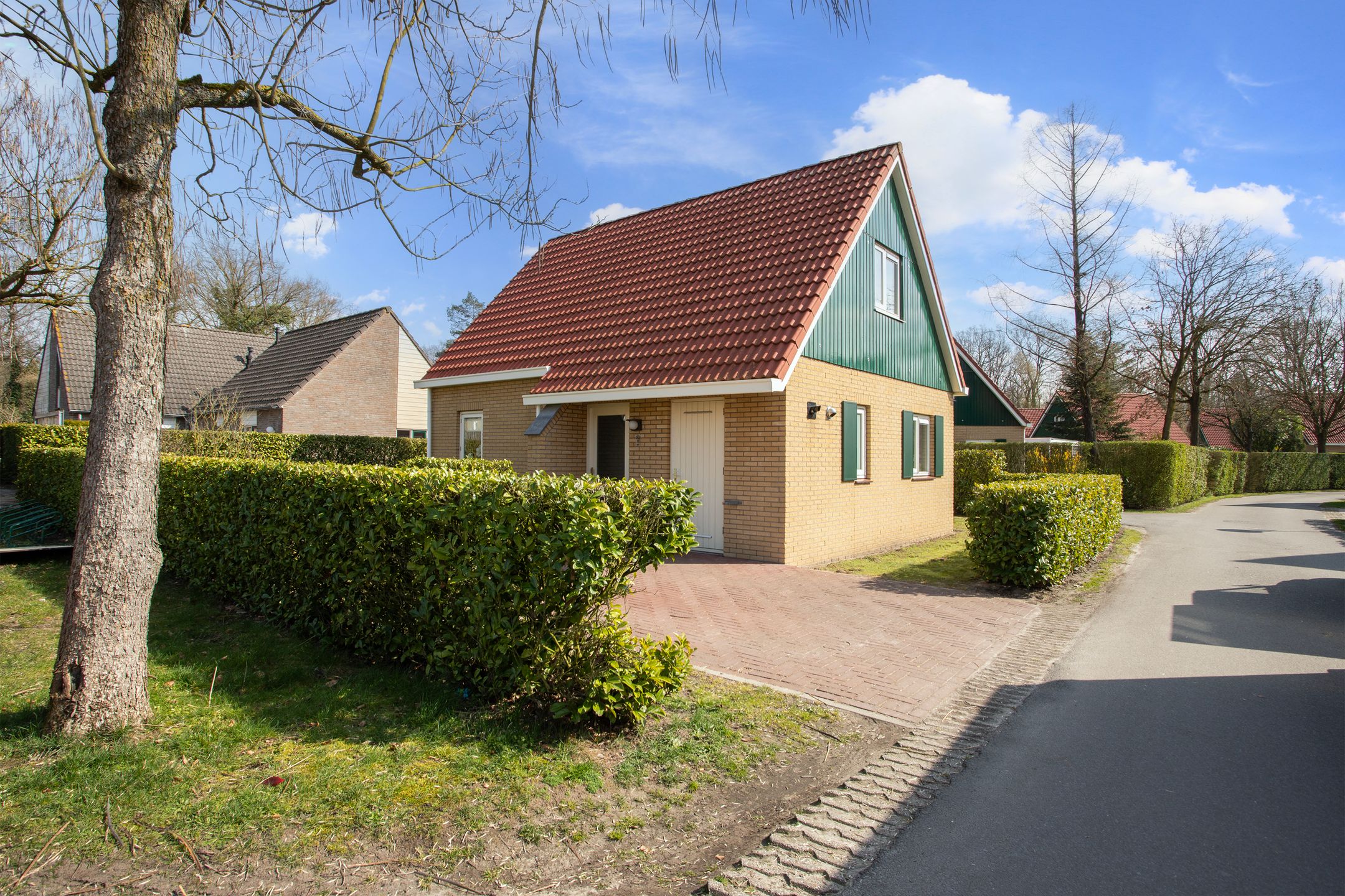 3-bedroom freehold villa in Diessen — photo 1 of 5