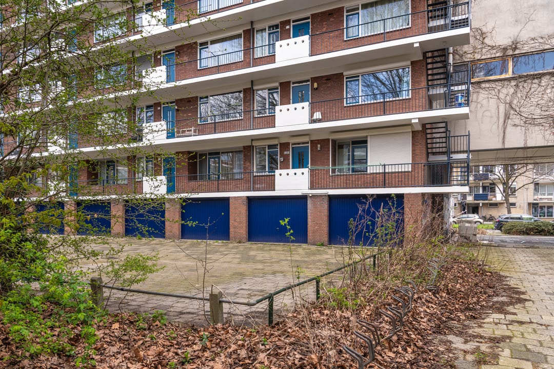 Light apartment with parking in central Rotterdam location — 28