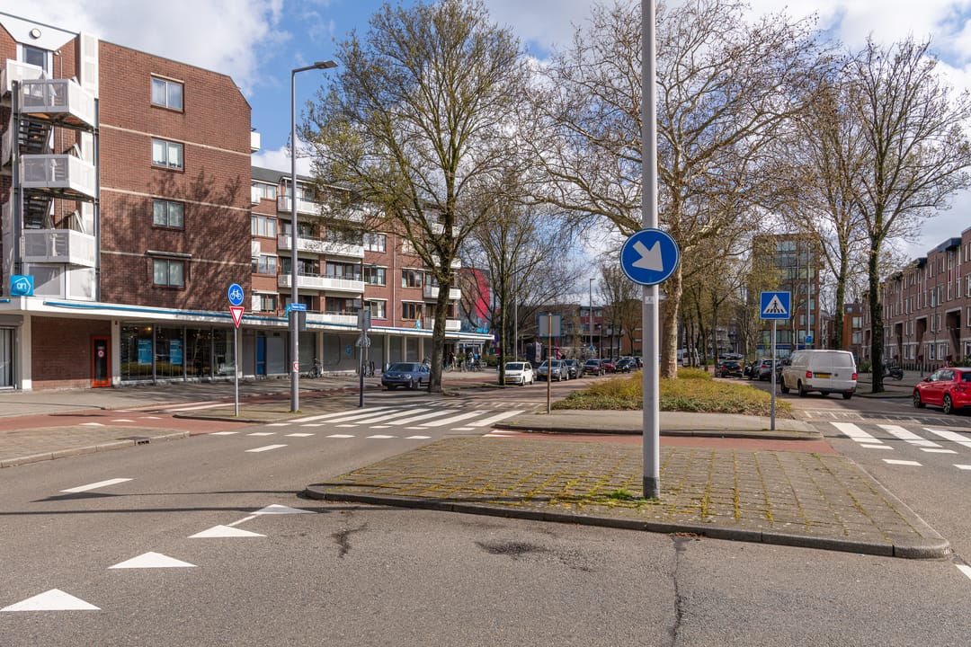 Light apartment with parking in central Rotterdam location — 32