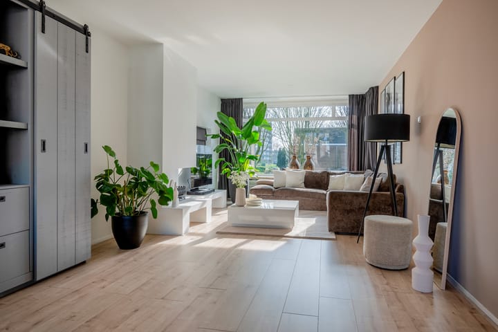 Photo 2 of Zwaluwlaan 148