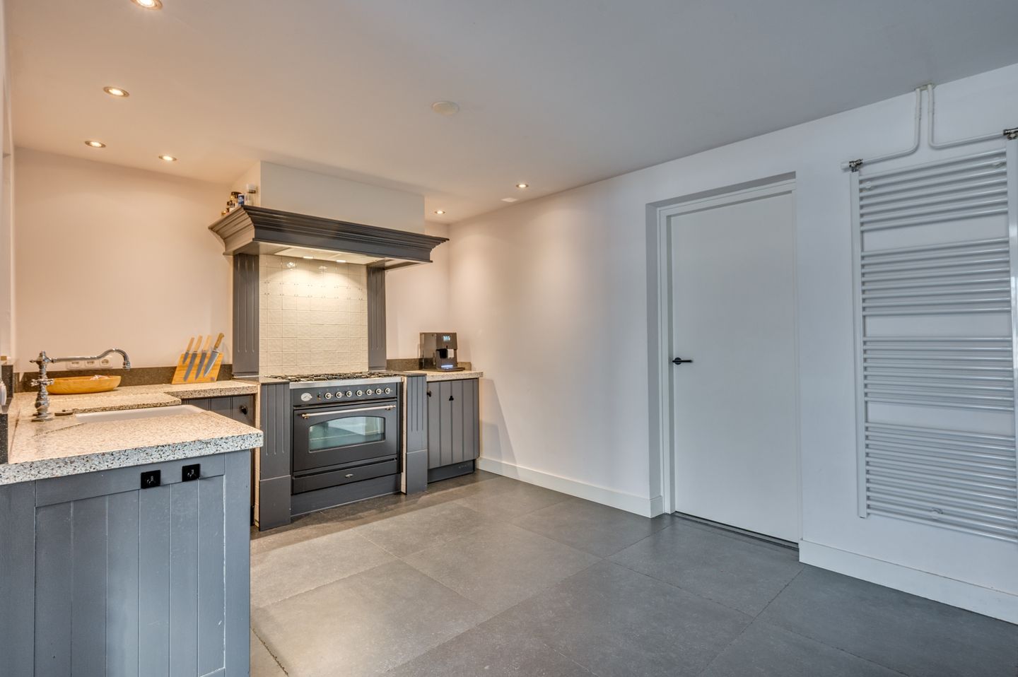 Foto 20 van Venloseweg 15