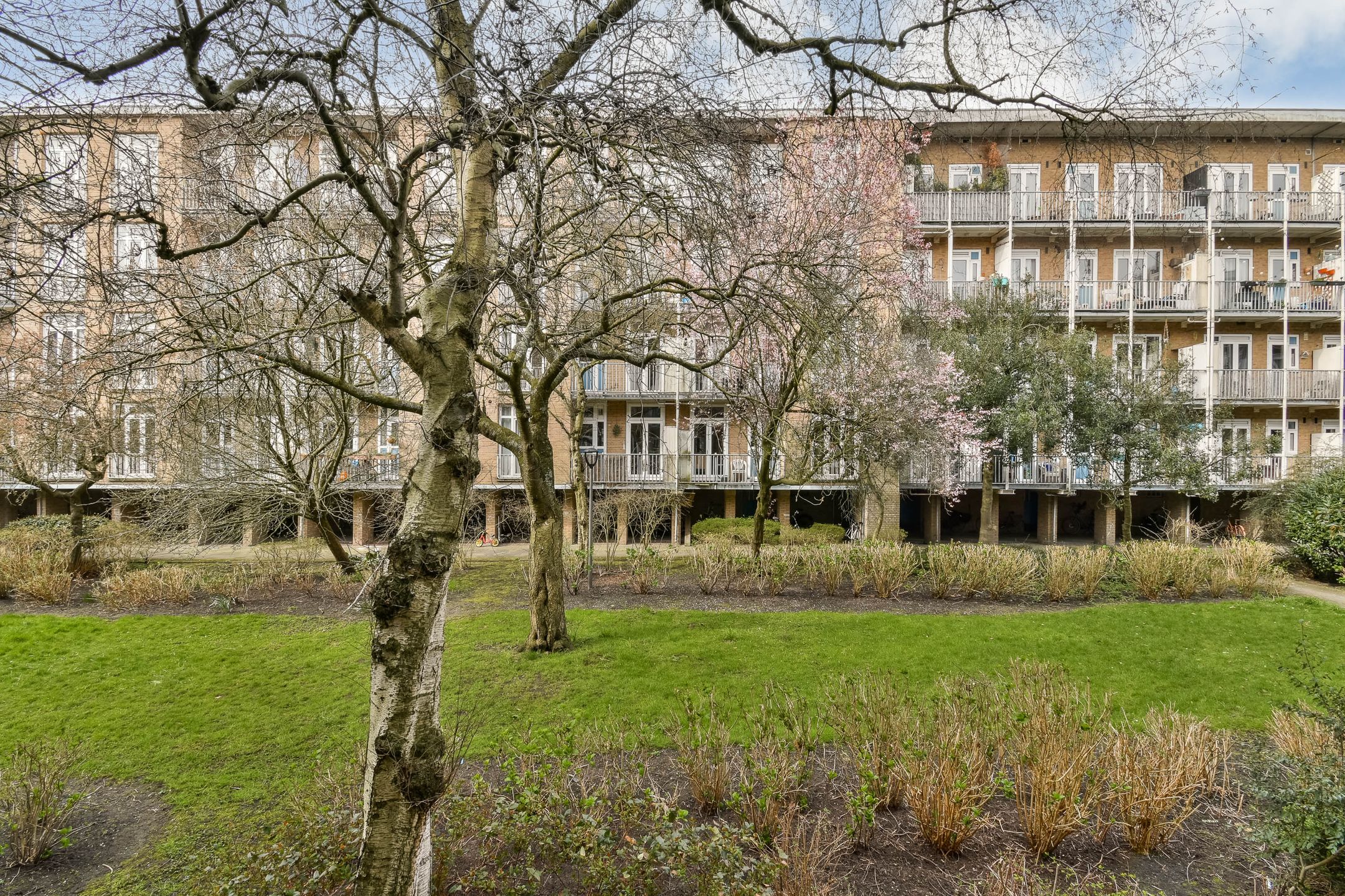 Photo 12 of Geuzenstraat 25-H