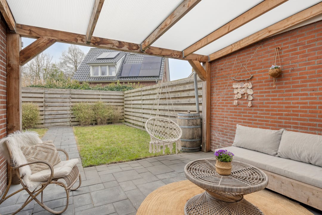 Spacious Move-in Ready Terraced House with Sunny Southeast Garden — 28