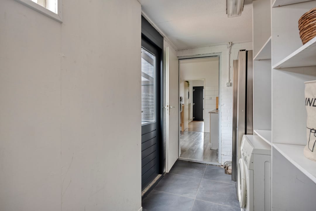 Spacious Move-in Ready Terraced House with Sunny Southeast Garden — 16