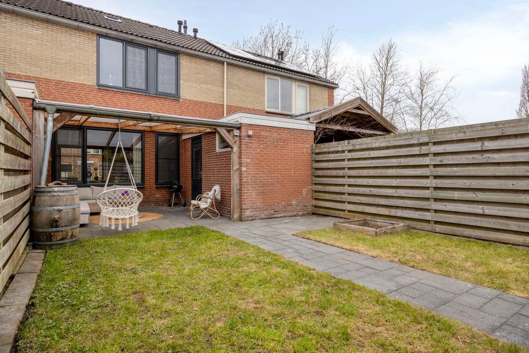 Spacious Move-in Ready Terraced House with Sunny Southeast Garden — 31