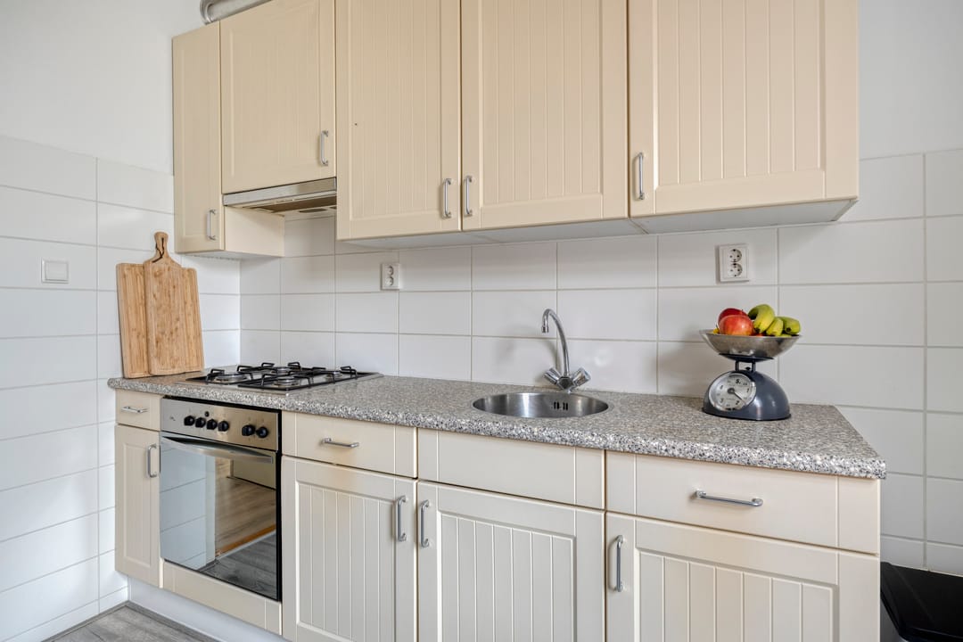 Spacious Move-in Ready Terraced House with Sunny Southeast Garden — 13