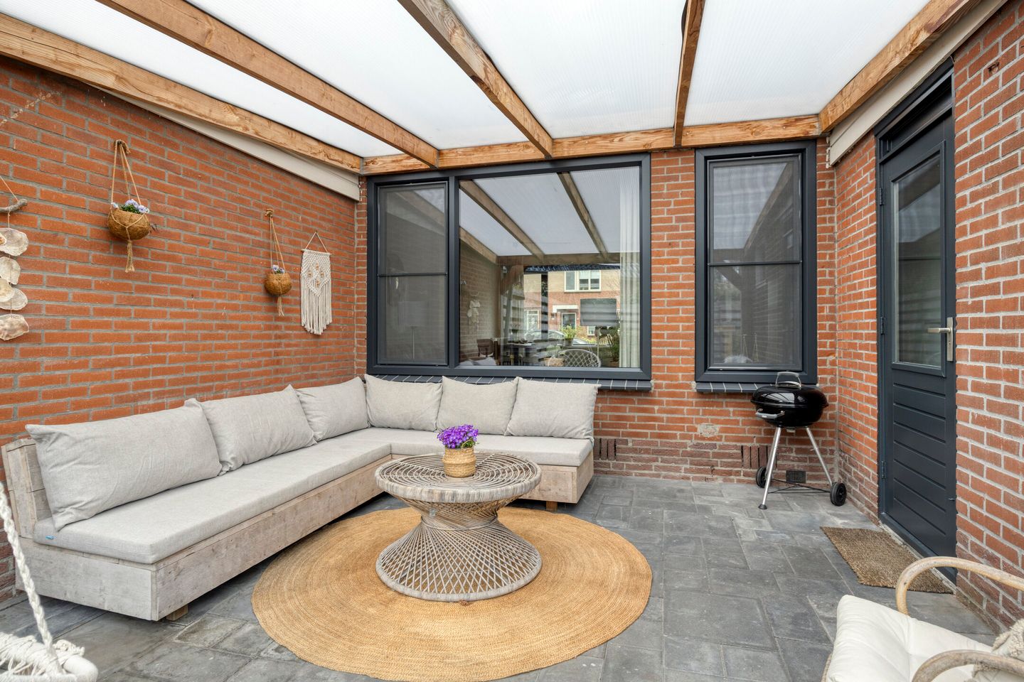 Spacious Move-in Ready Terraced House with Sunny Southeast Garden — 29