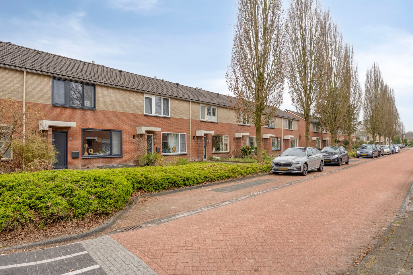 Spacious Move-in Ready Terraced House with Sunny Southeast Garden — 35