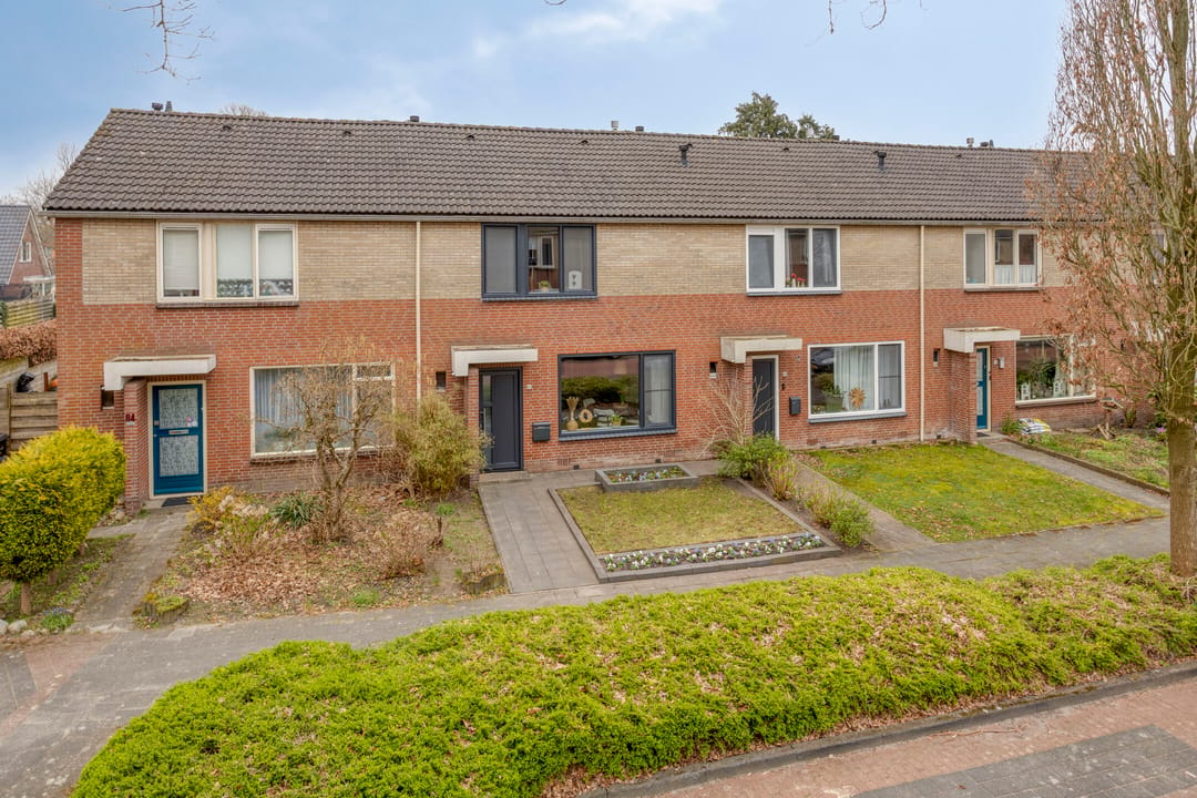 Spacious Move-in Ready Terraced House with Sunny Southeast Garden — 37