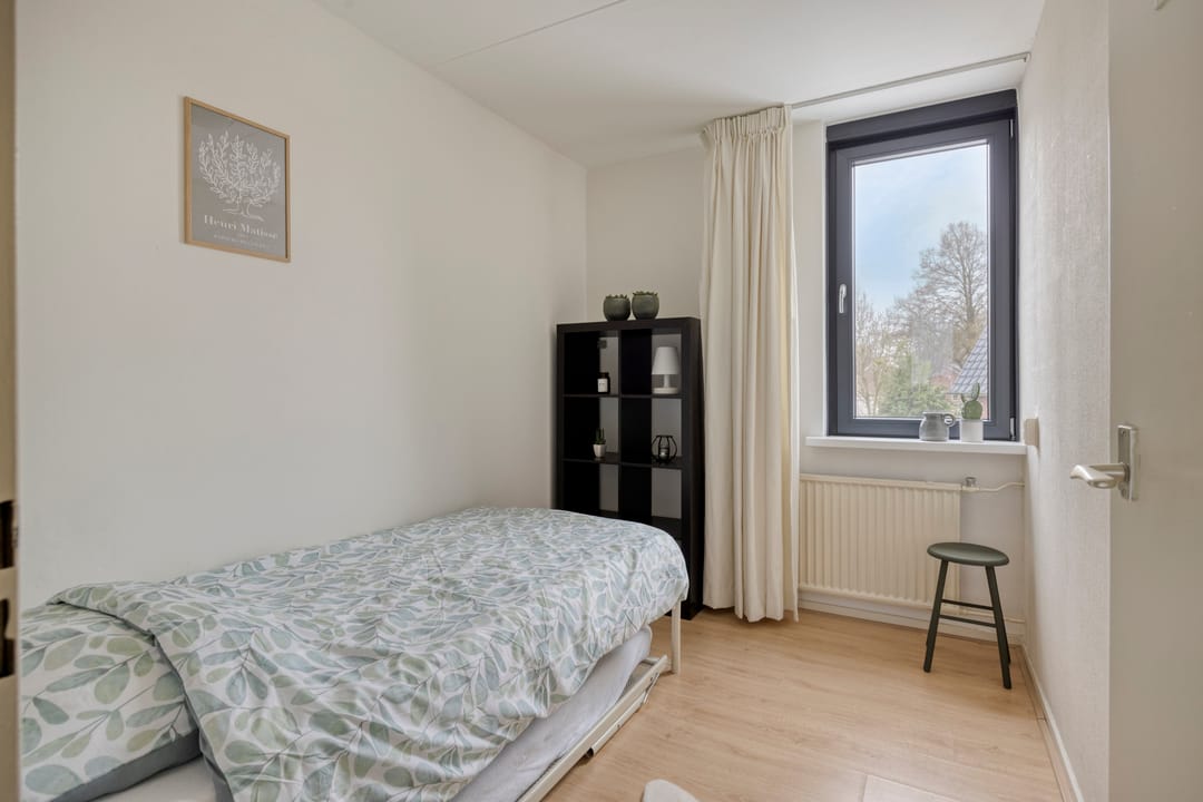 Spacious Move-in Ready Terraced House with Sunny Southeast Garden — 26