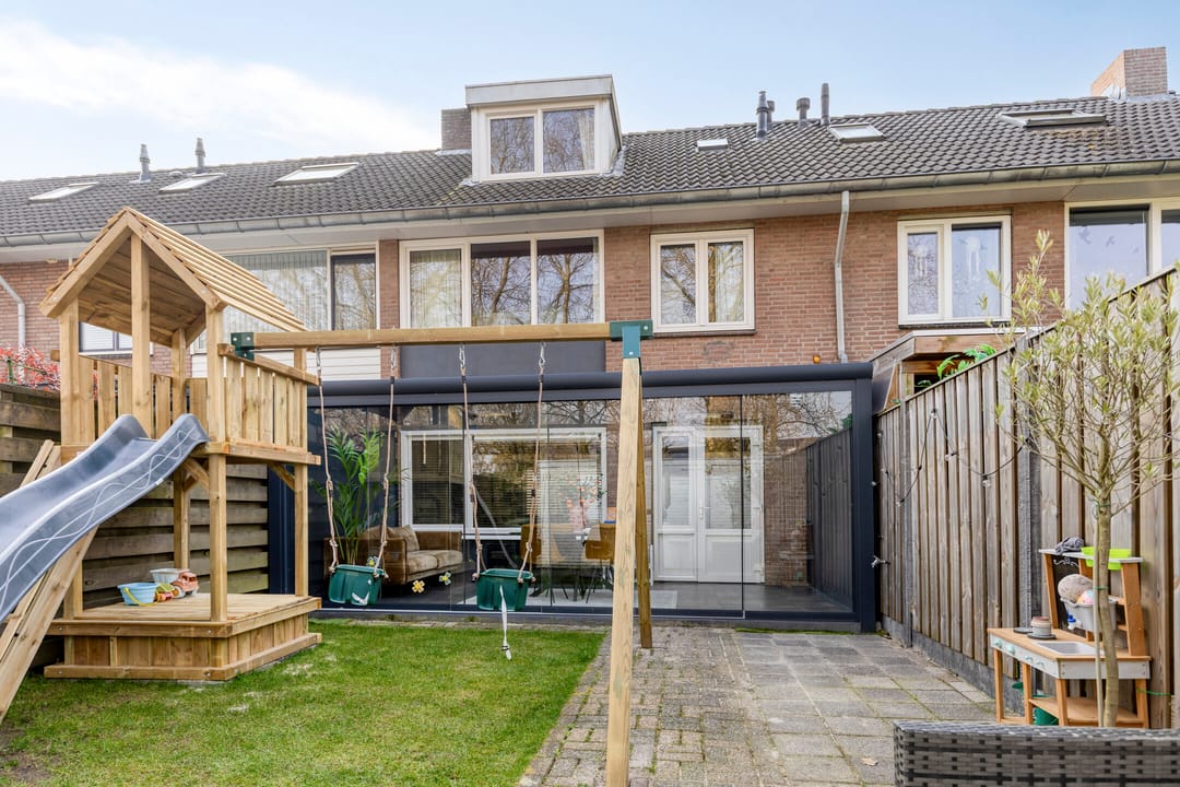Spacious family home with garden room, dormer window and four bedrooms in Deurne — 26