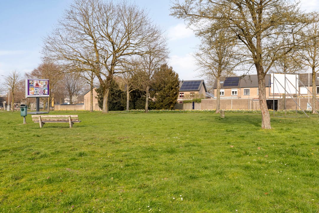 Spacious family home with garden room, dormer window and four bedrooms in Deurne — 30