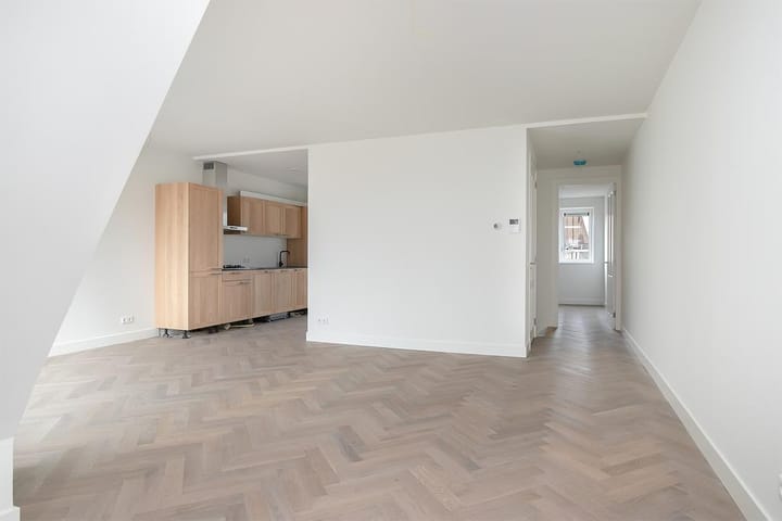 Photo 2 of Prins Bernhardstraat 8