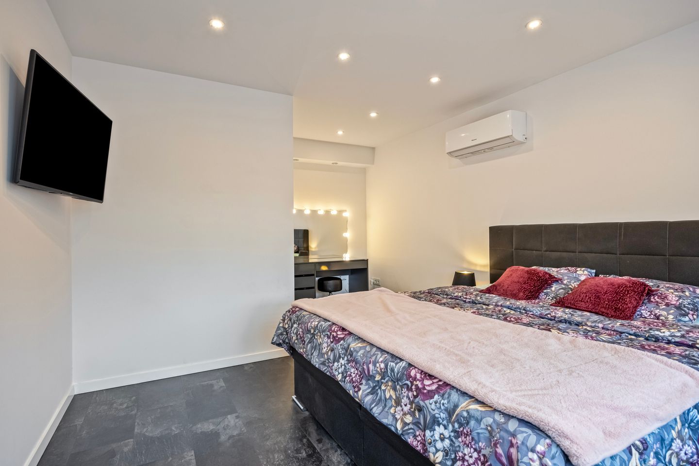 Photo 34 of Landmeerseweg 16-B