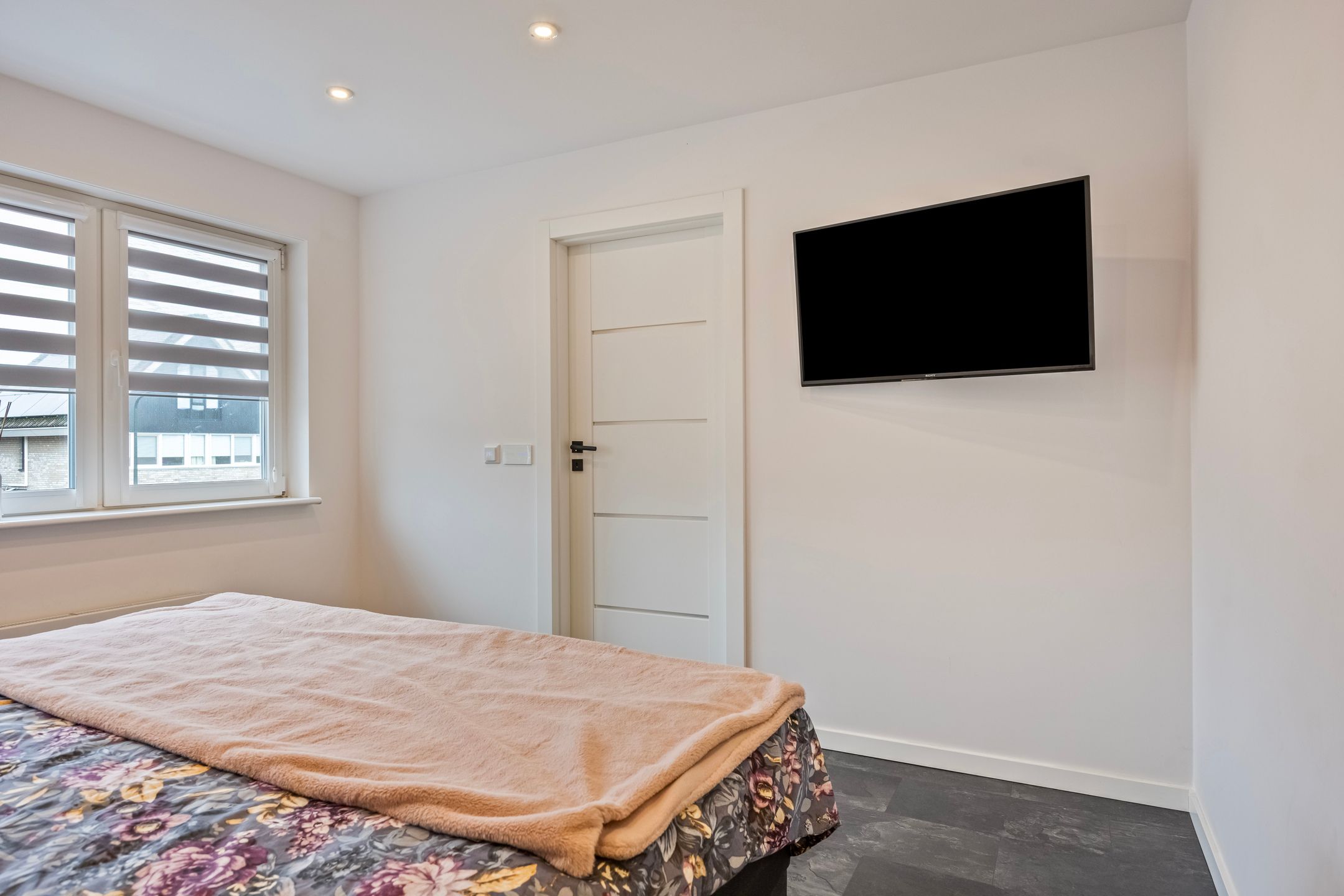 Photo 36 of Landmeerseweg 16-B