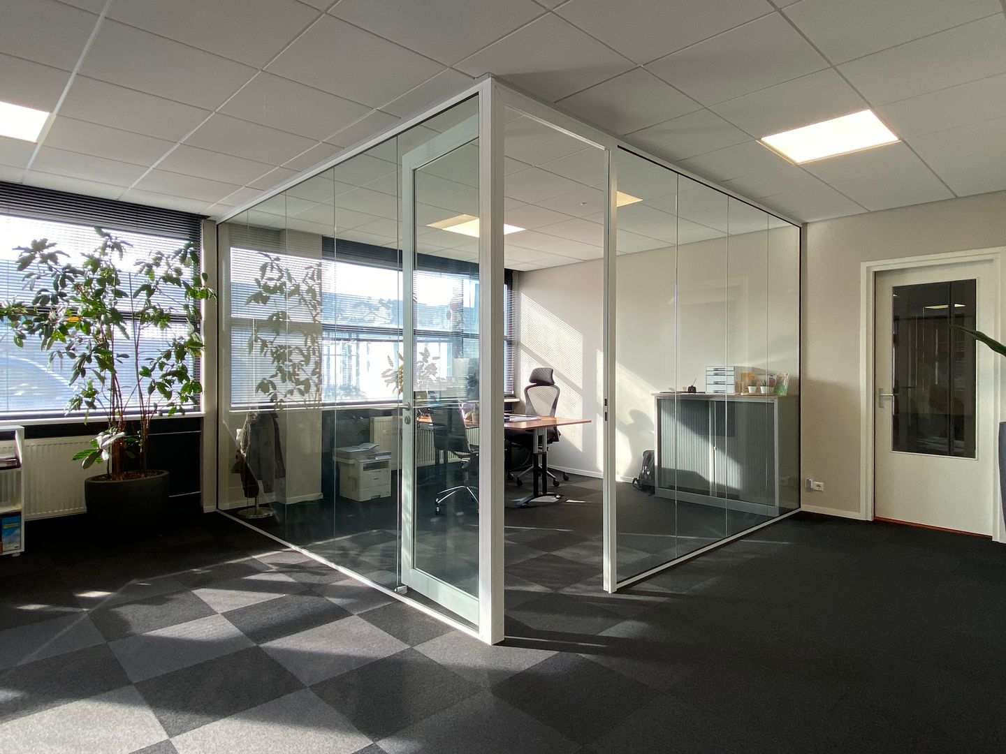 Bekijk foto 3 van Wateringweg 143