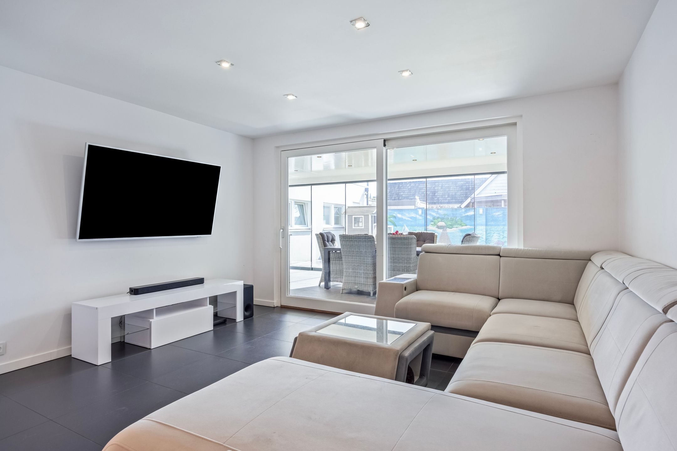 Photo 3 of Landmeerseweg 16-B