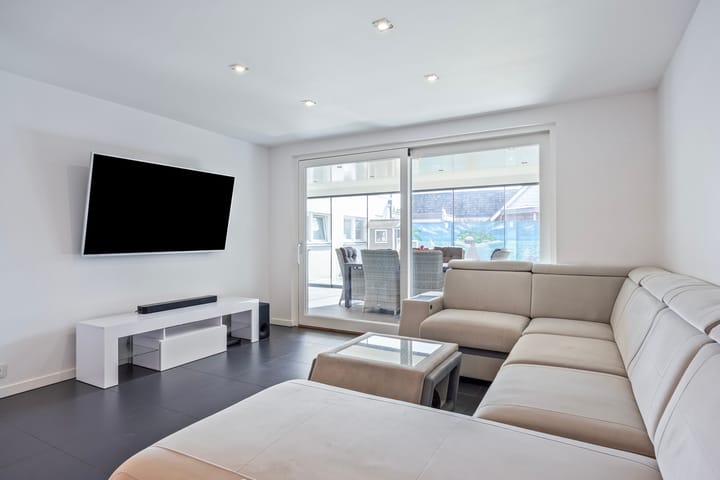 Photo 3 of Landmeerseweg 16-B