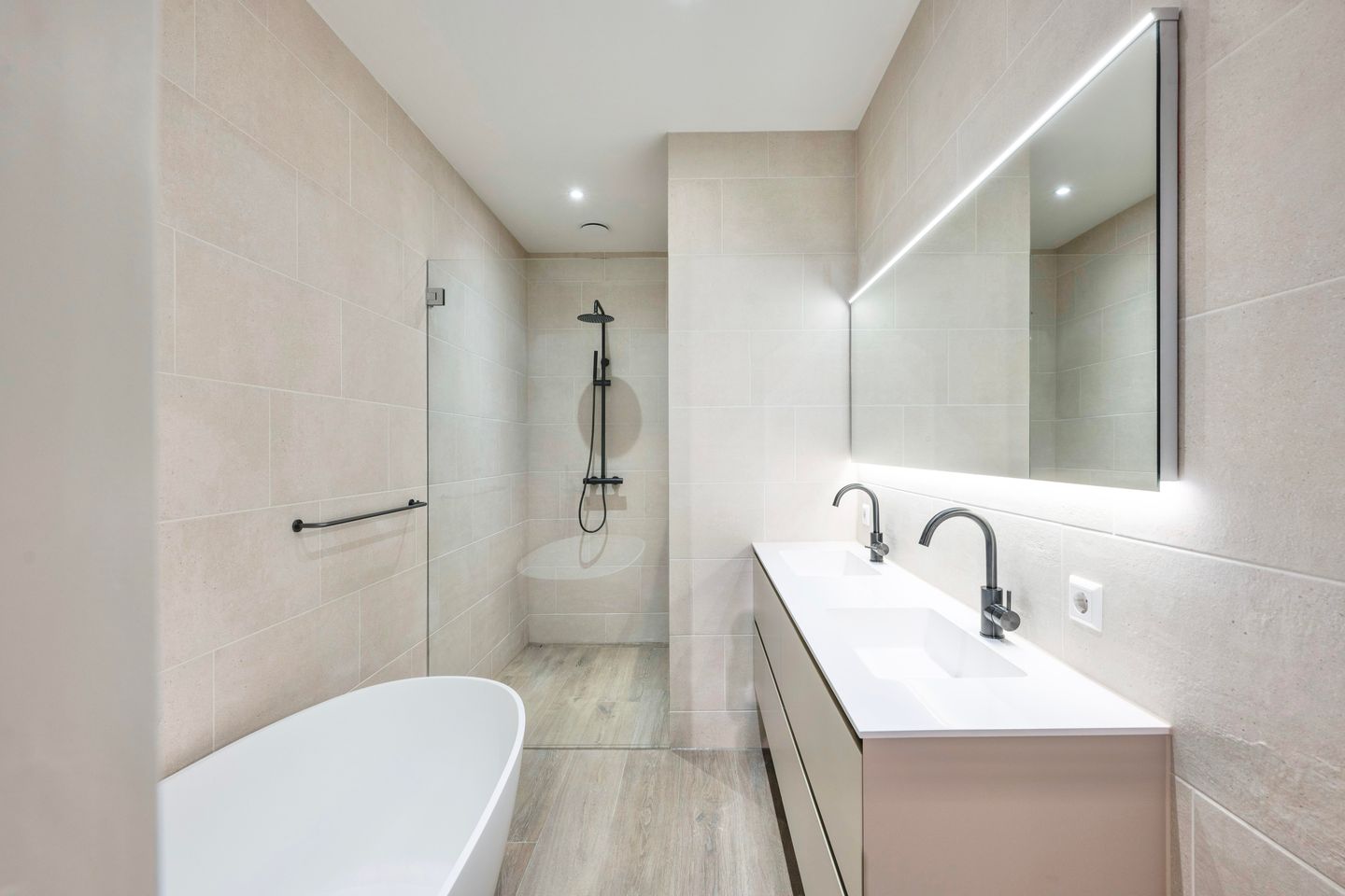 Foto 29 van Bloemstraat 13-A