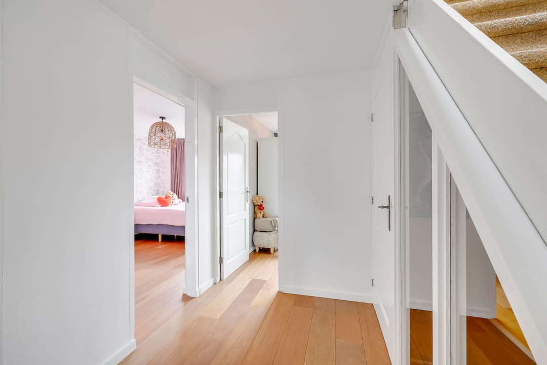 Spacious terraced home with deep garden and free rear position in Hellevoetsluis — 30