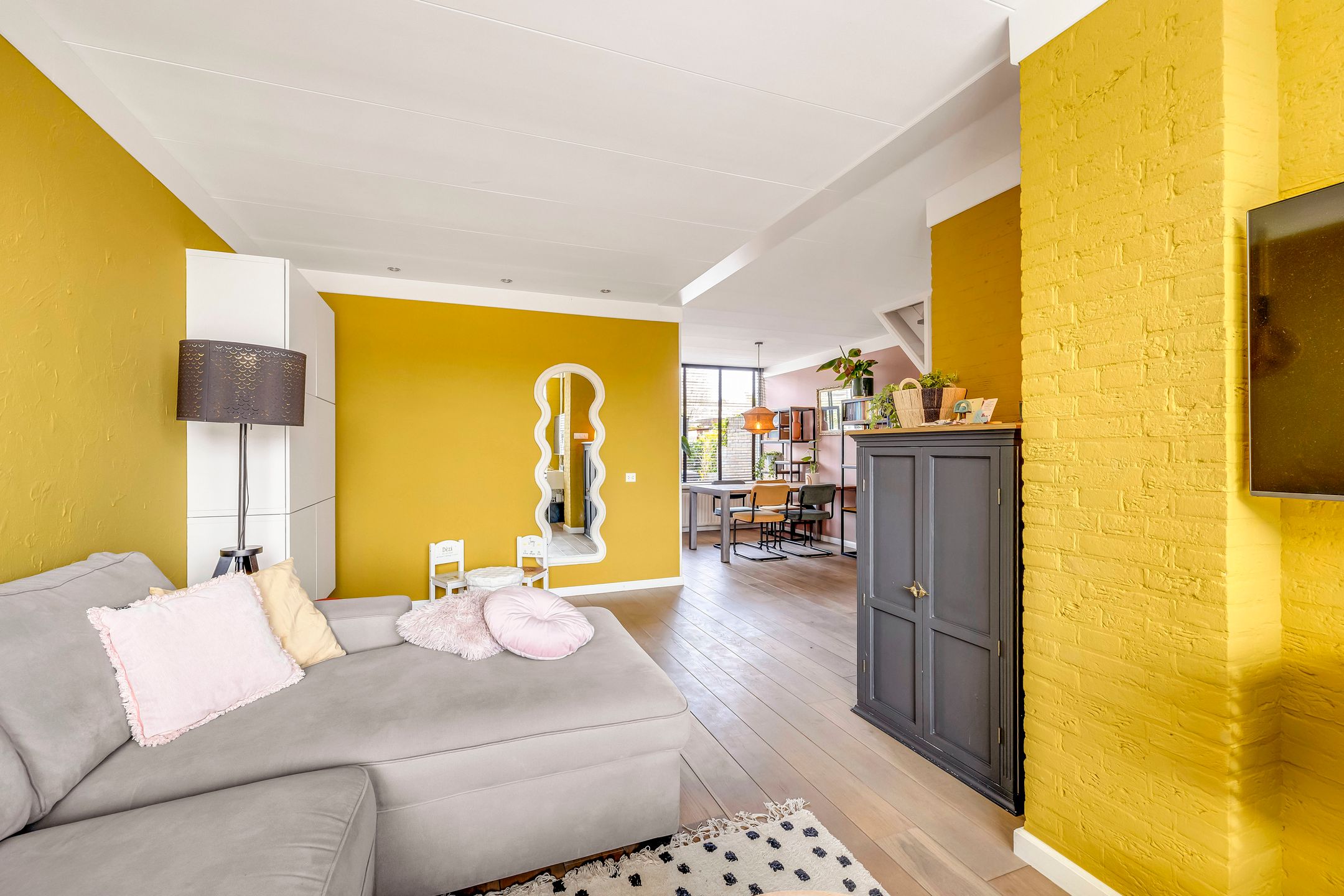 Spacious terraced home with deep garden and free rear position in Hellevoetsluis — 13