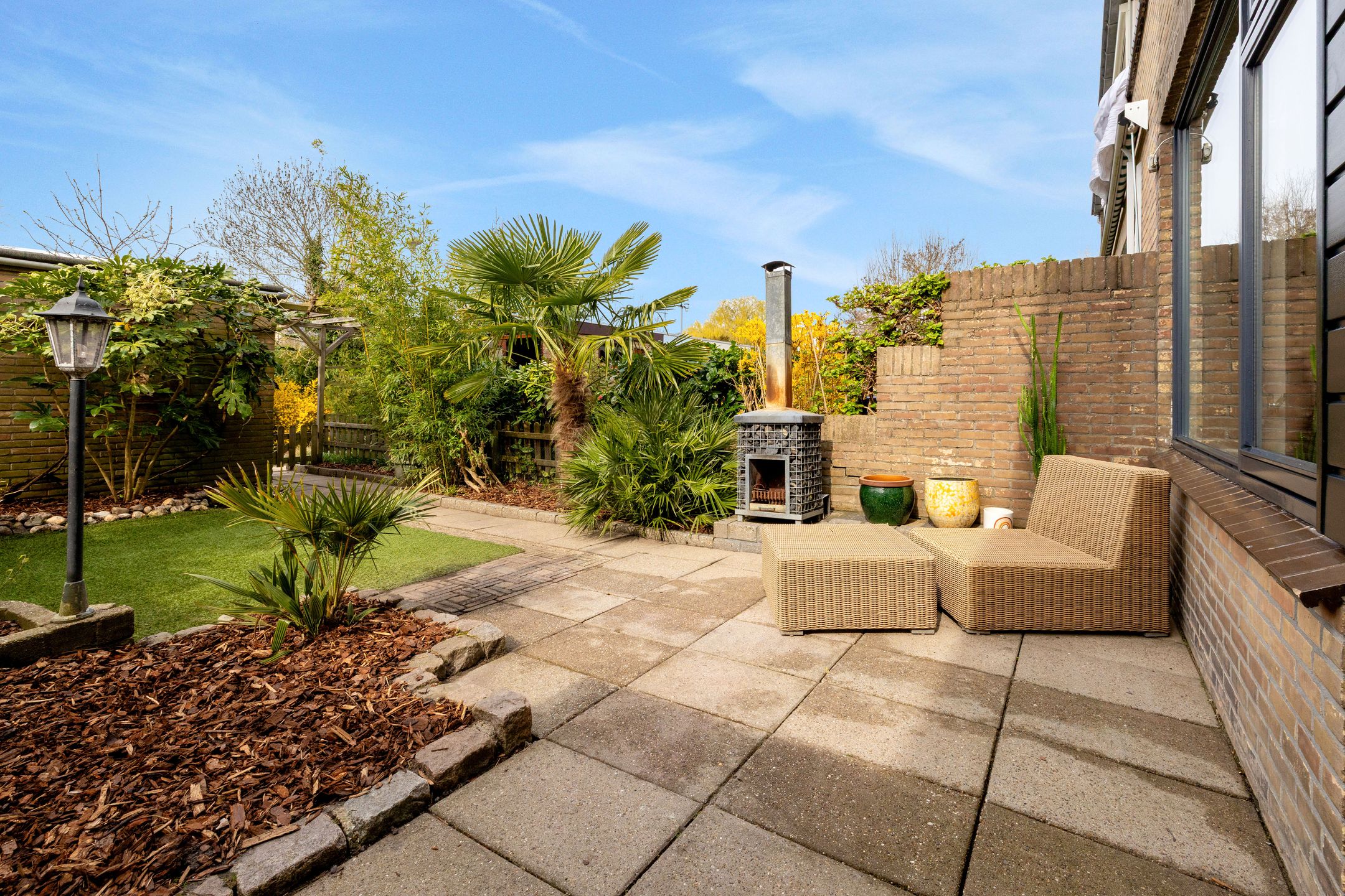 Spacious terraced home with deep garden and free rear position in Hellevoetsluis — 22