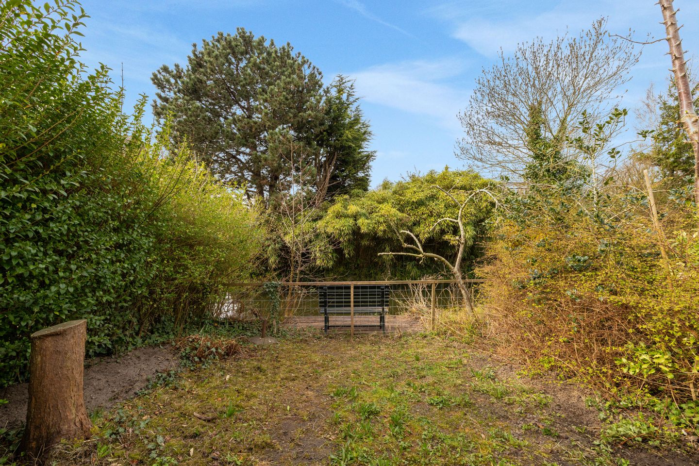 Spacious terraced home with deep garden and free rear position in Hellevoetsluis — 27