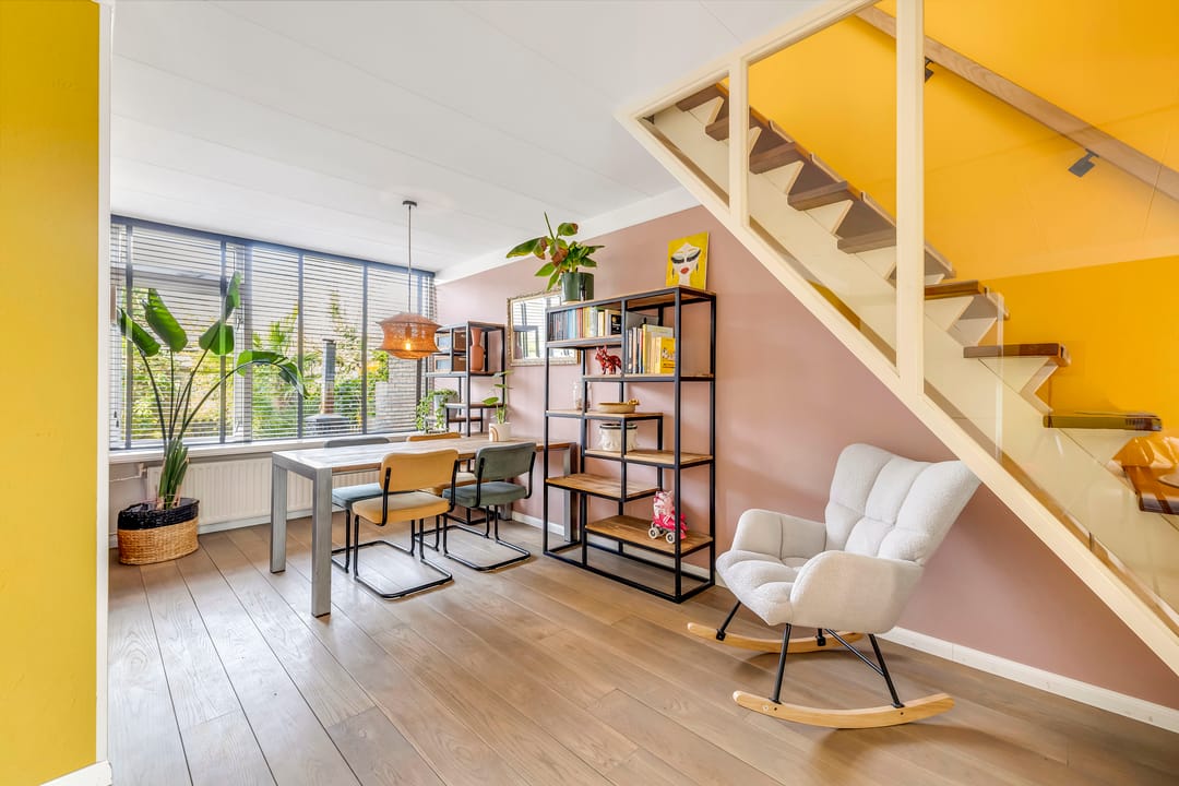 Spacious terraced home with deep garden and free rear position in Hellevoetsluis — 14