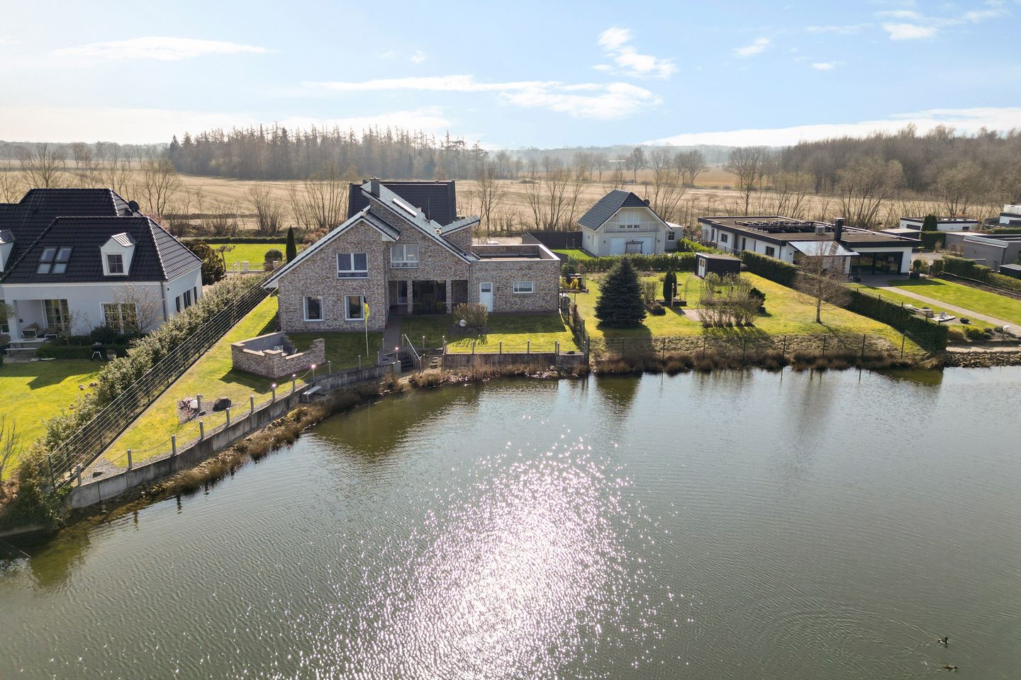 Foto 1 van Am Lünner See 99