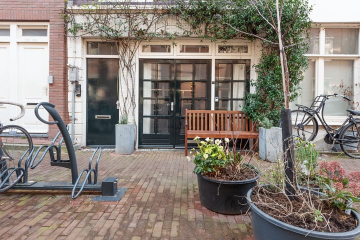 Photo 2 of Fokke Simonszstraat 67-C