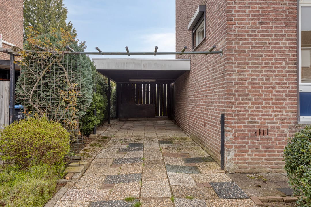Photo 7 of Burg. Willemsstraat 33