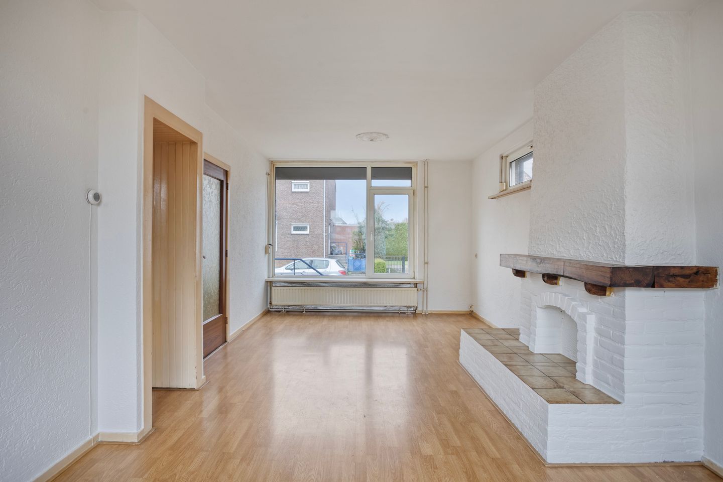 Photo 14 of Burg. Willemsstraat 33