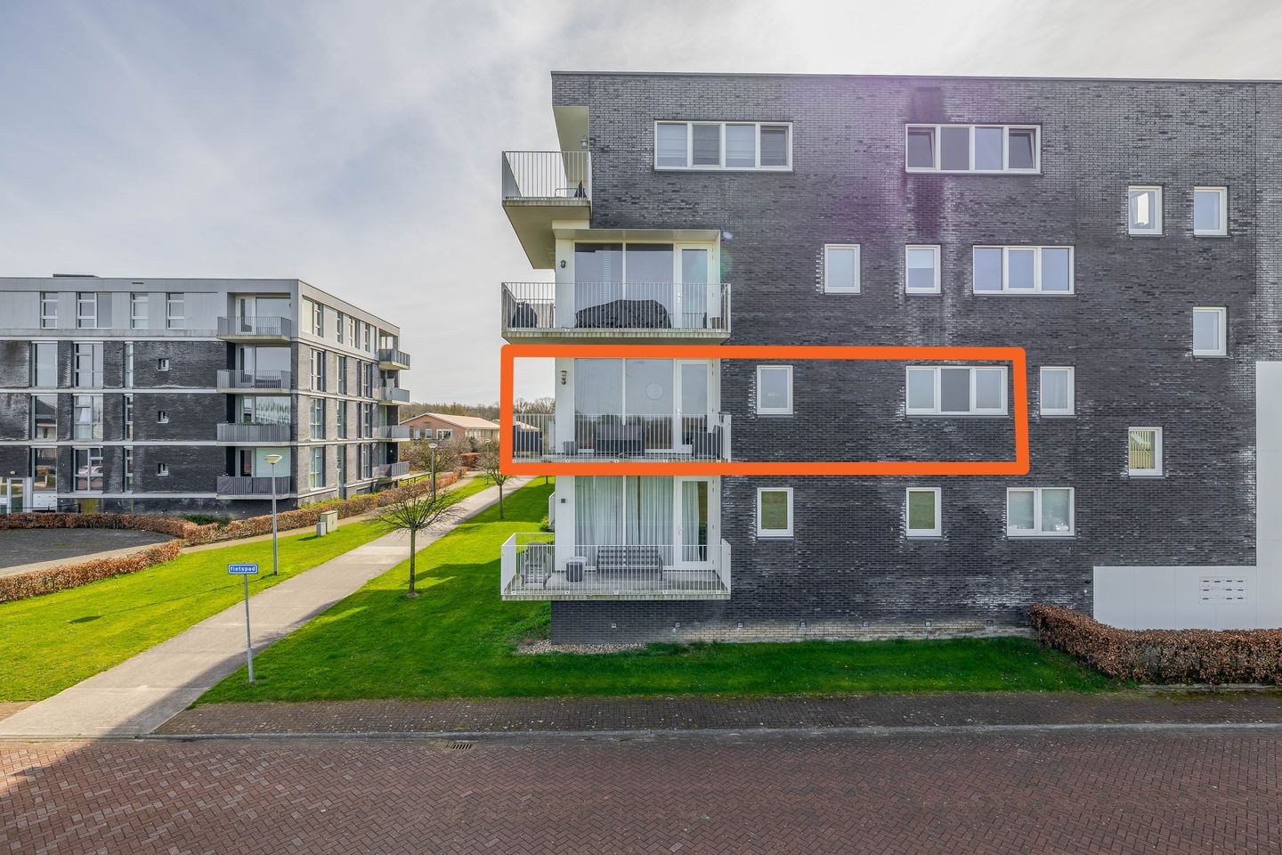 Foto 5 van Weegbree 34