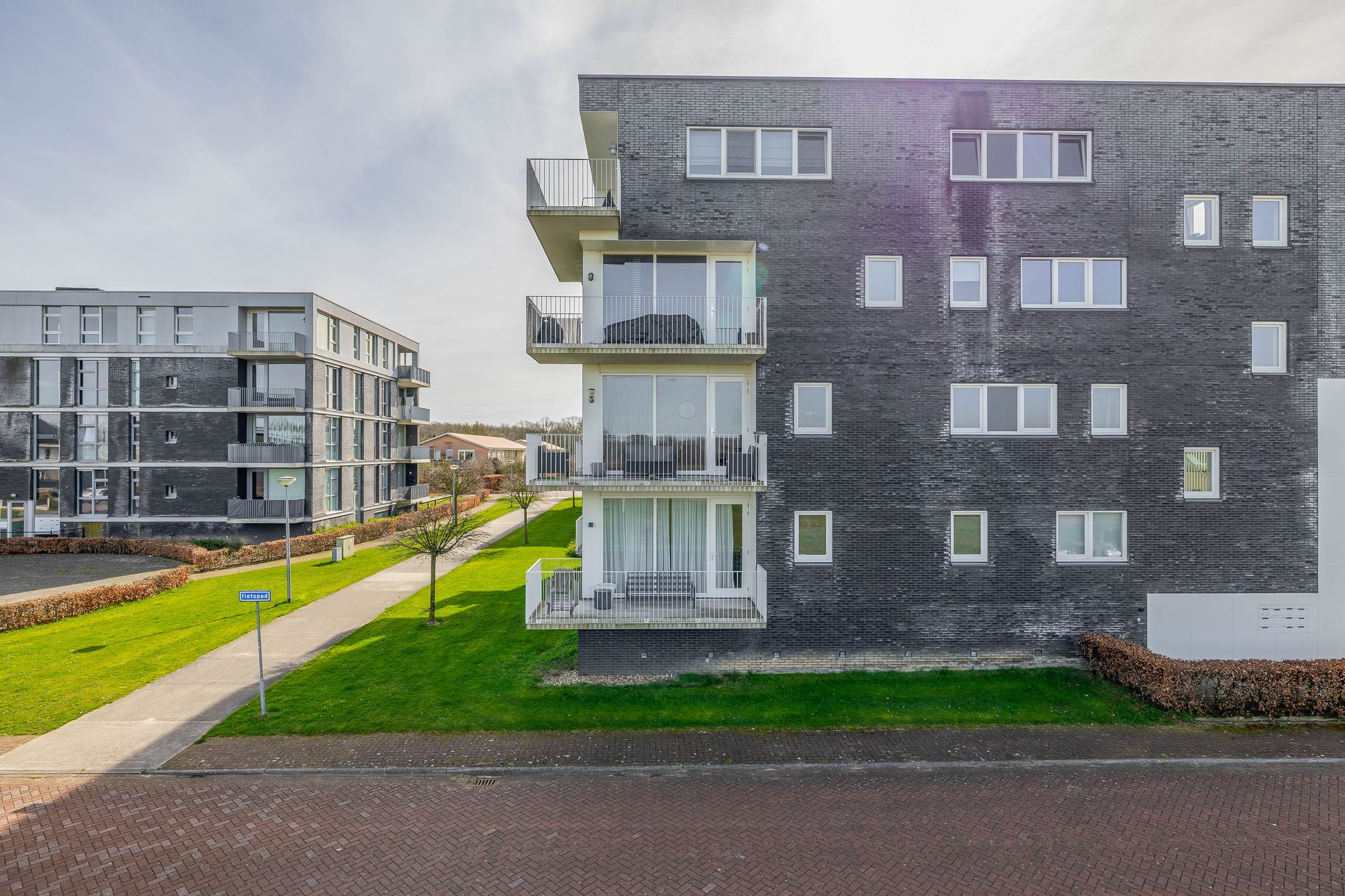 Foto 39 van Weegbree 34